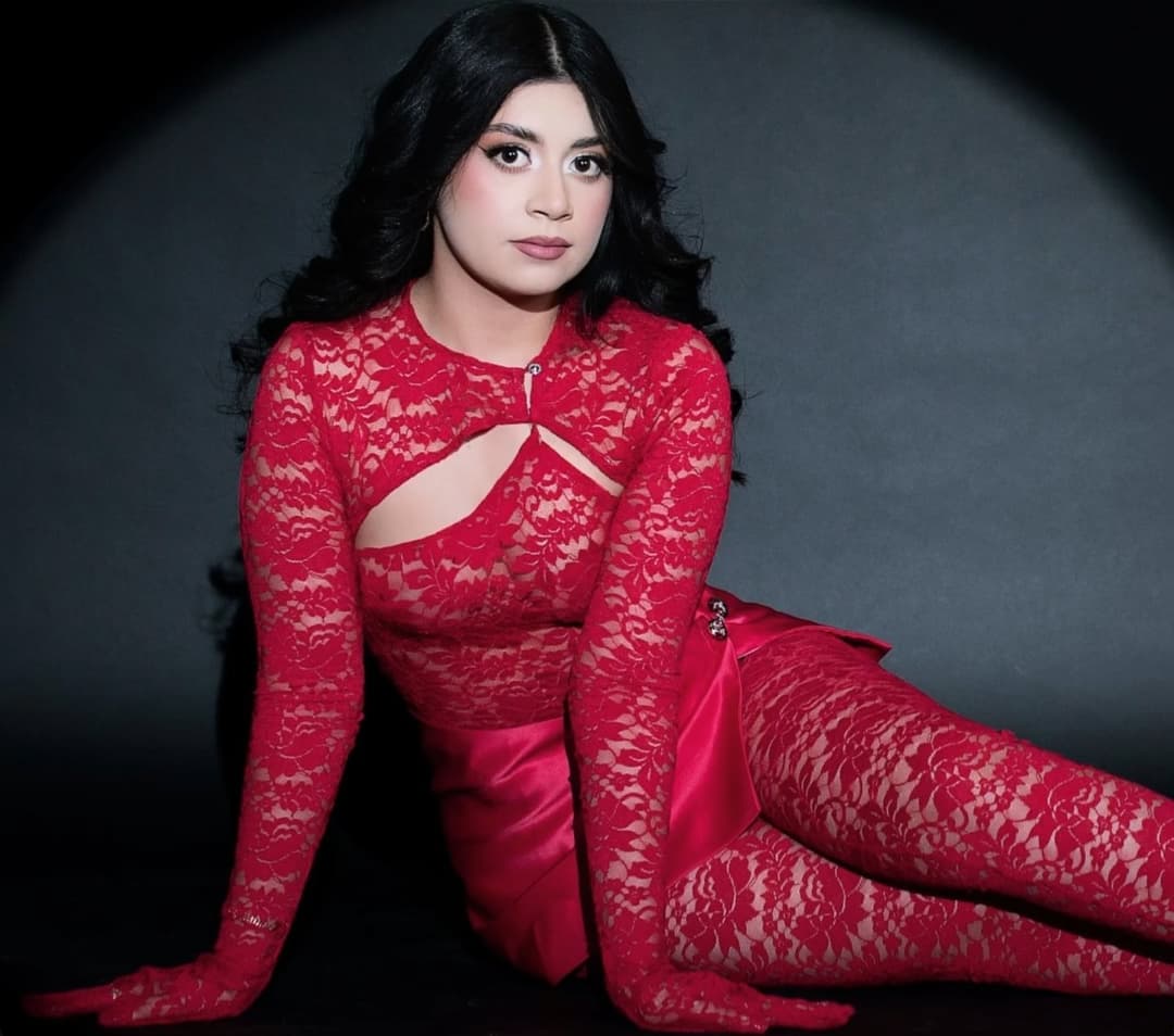 Rica y hermosa chaparrita nalgona