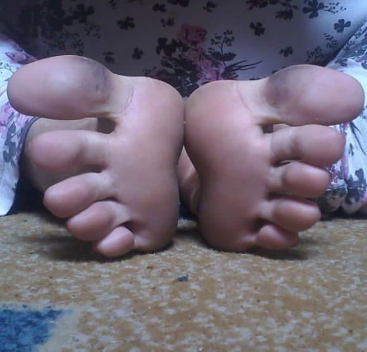 Click to view full size Brazilian girls dirty feet