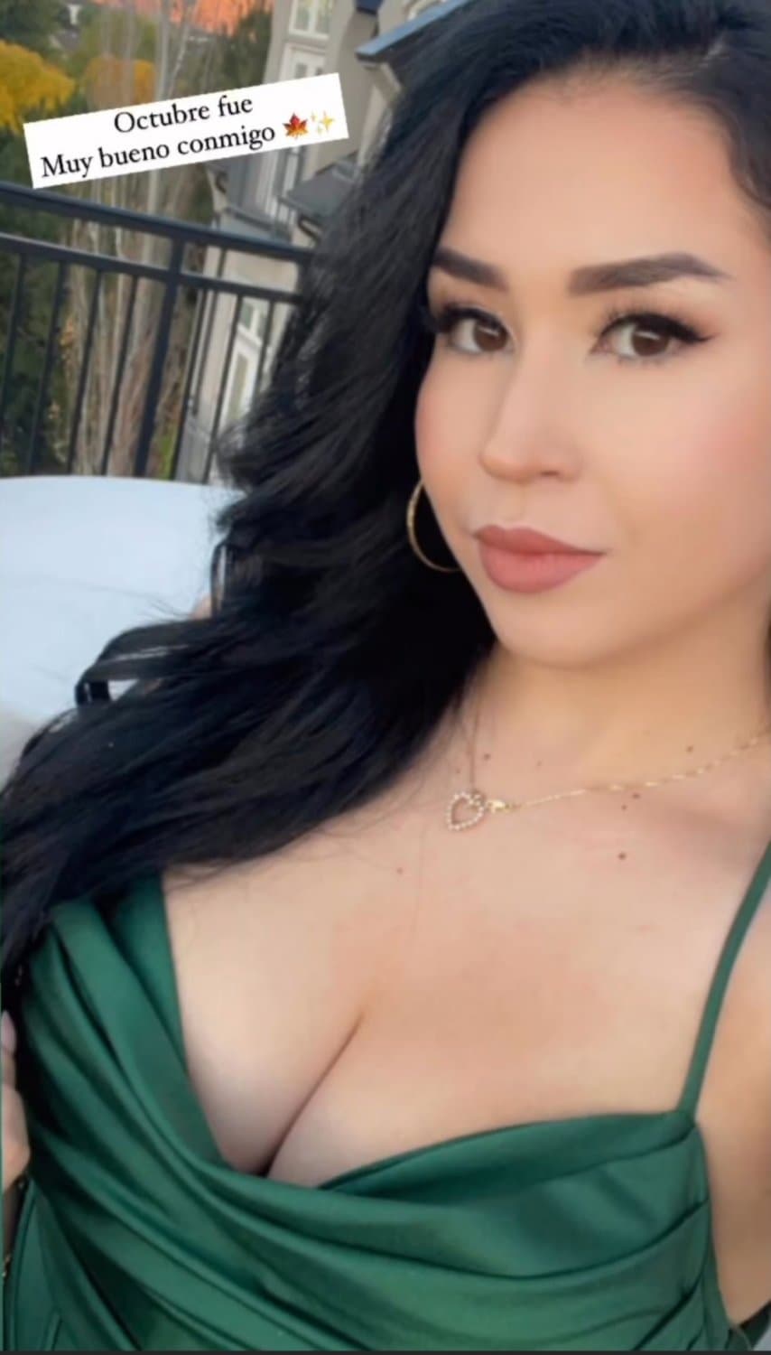 Click to view full size IG: Soy_Isisbm beautiful latina with perky tits and sexy feet