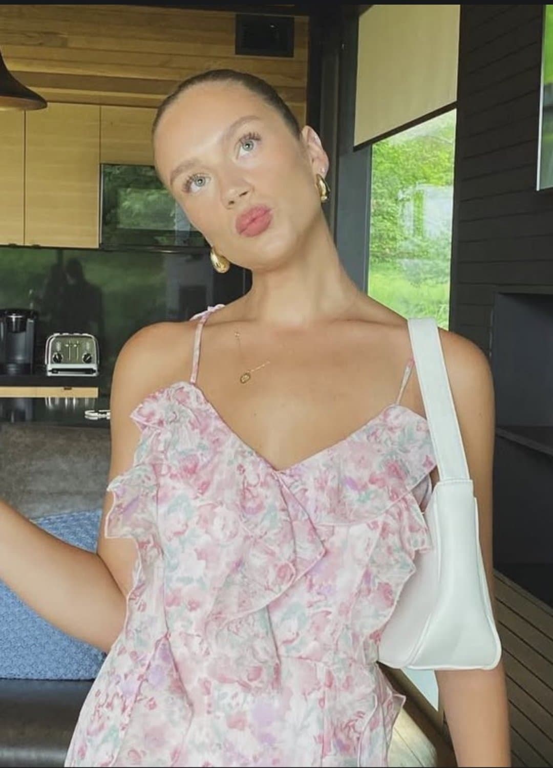 Sophomore Blonde Stunner with a gorgeous facecard