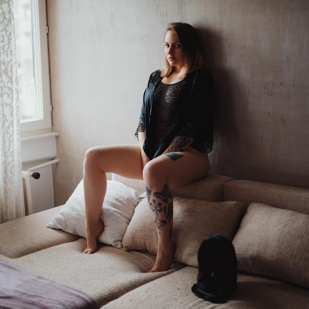 Webslut English teacher Sasha Kuzmić