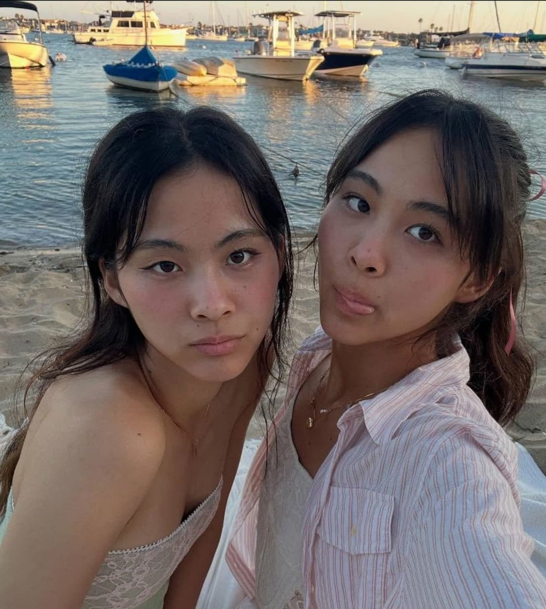 cute abg pinay sisters blowjob kiss(DM ME FOR REQUESTS) AI #146