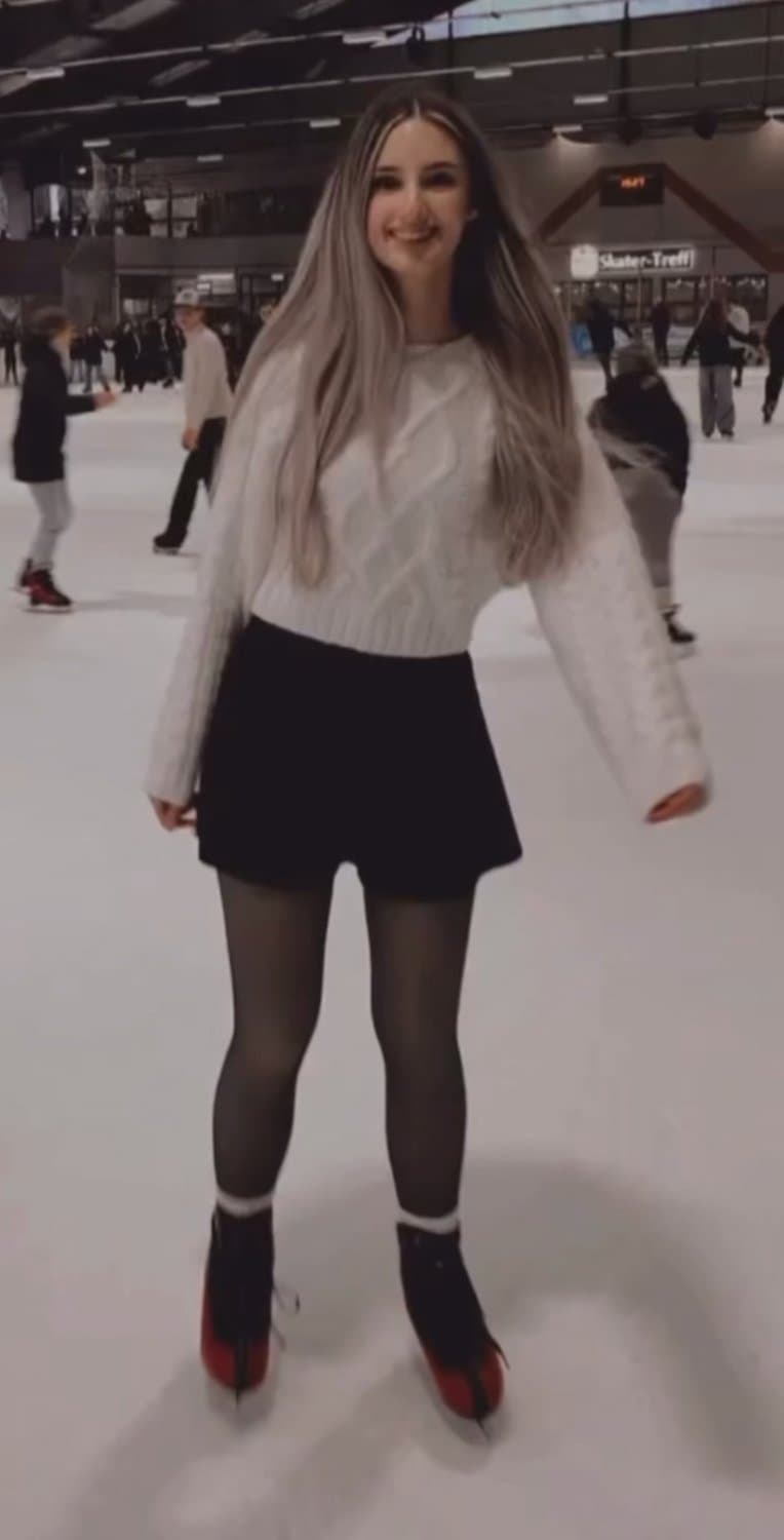 Quick posting my ex classmate Sophie I still jerk for. I hope I wont regret… kik DontKnovvMe