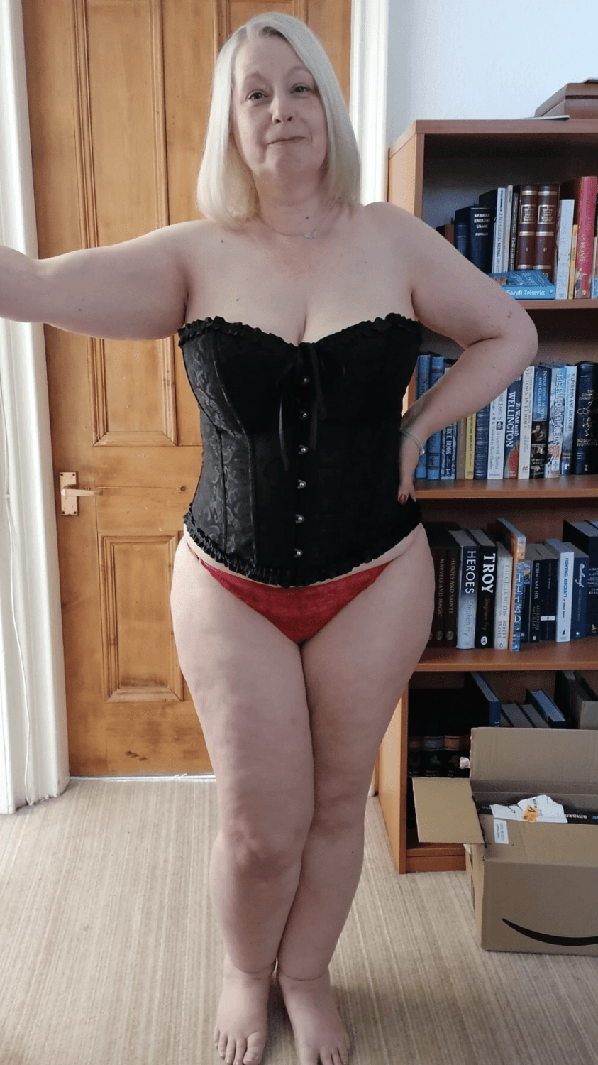 This fat British GILF whore is totally fuckable. Glorious GILF ?