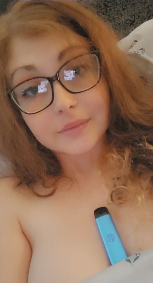 Ignorant slut with huge tits invited me over to smoke a blunt and fuck