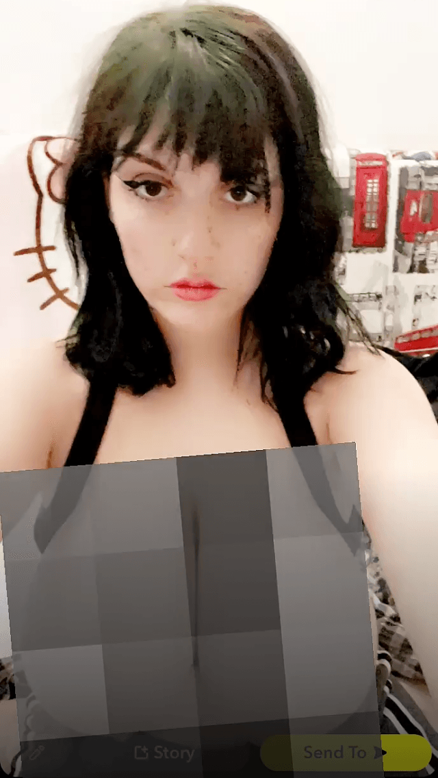 Cathydelrey/Space_Witch505 Boob Slip on instagram live