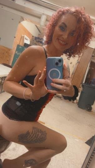 100% real petite Mature milf fingers her fat pussy lips loud moaning fingering