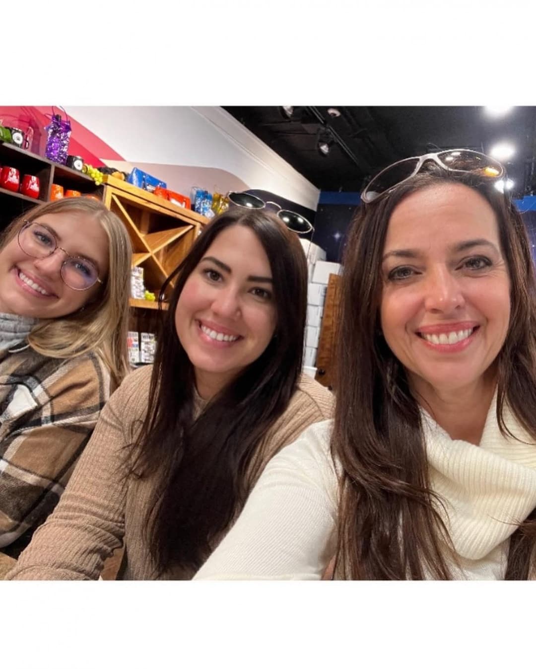 MILF with Big boobs and nice dick sucking lips