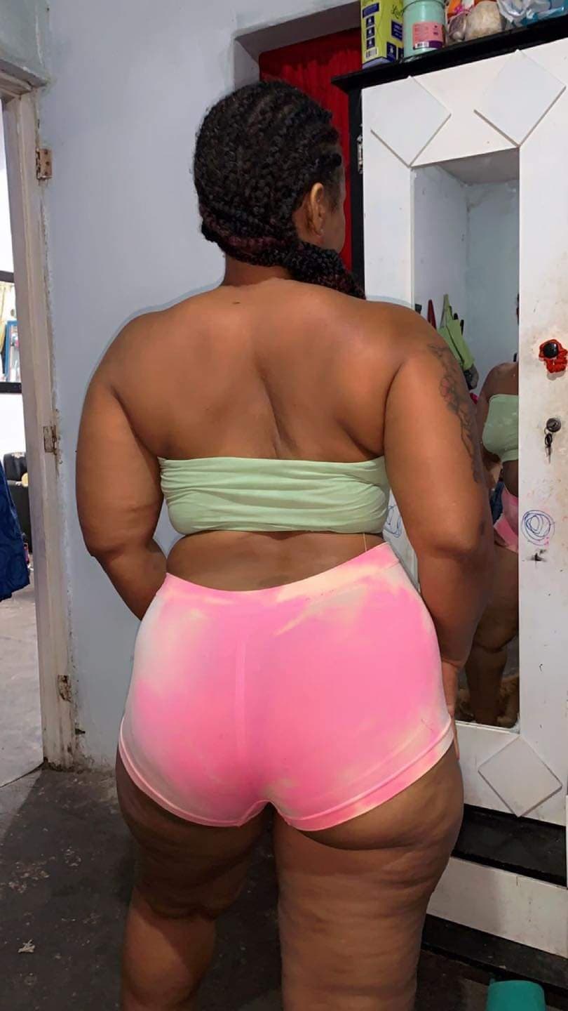 Madura gorda morena muy cachonda sabe lo qe tiene de rico