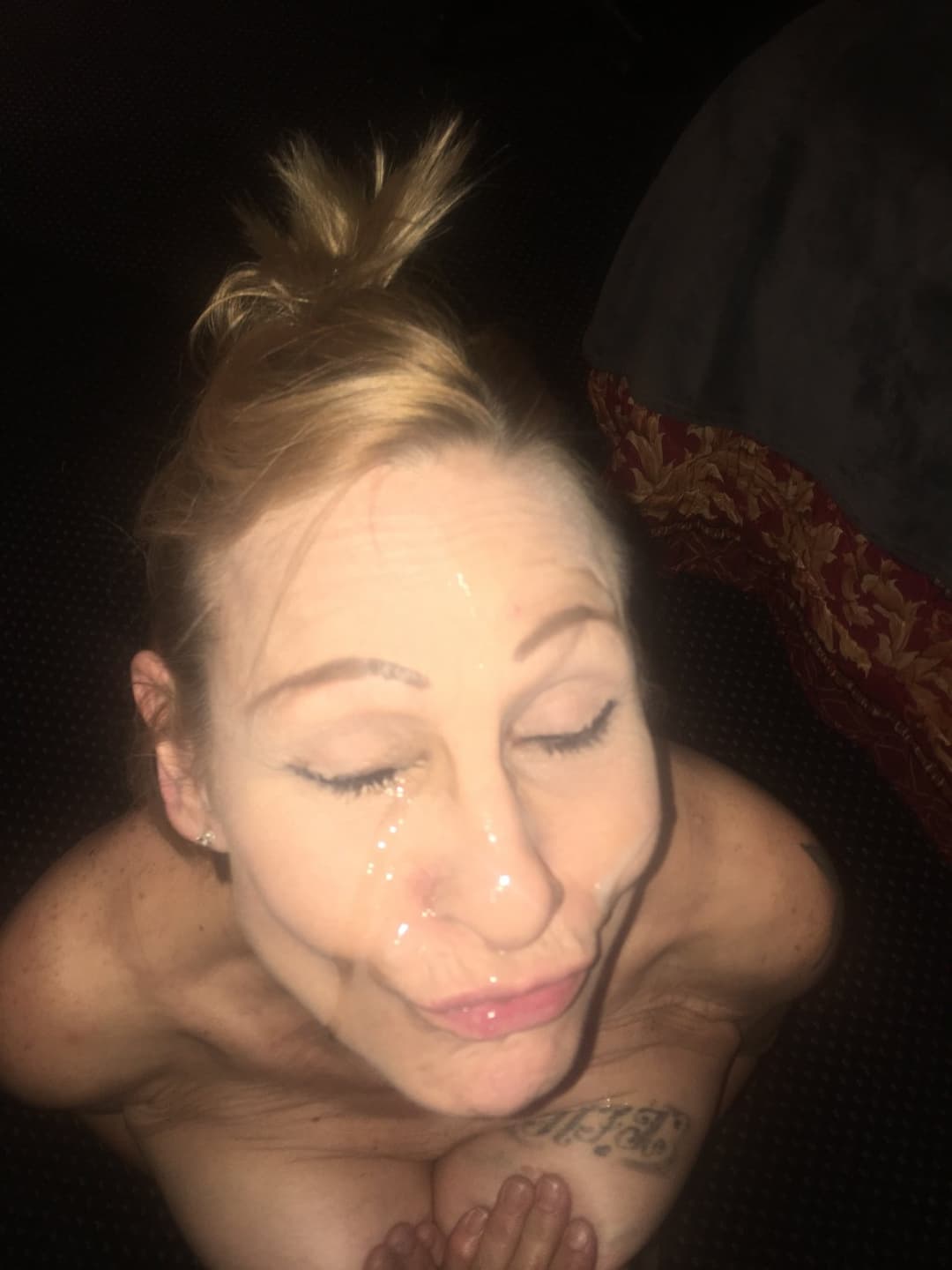 Milf gilf getting cum in the face from a black cock