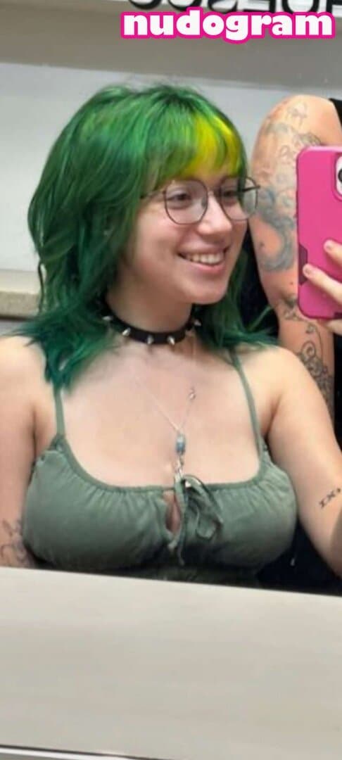 Click to view full size Uwucaptain666 pics that make ur dong explode