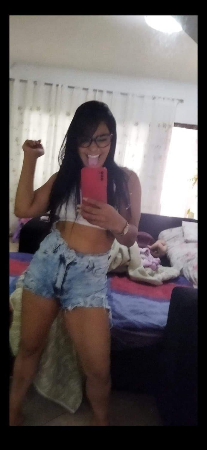 Minha sogra muito gata quem se interessar e quiser mais só chamar  11958741984