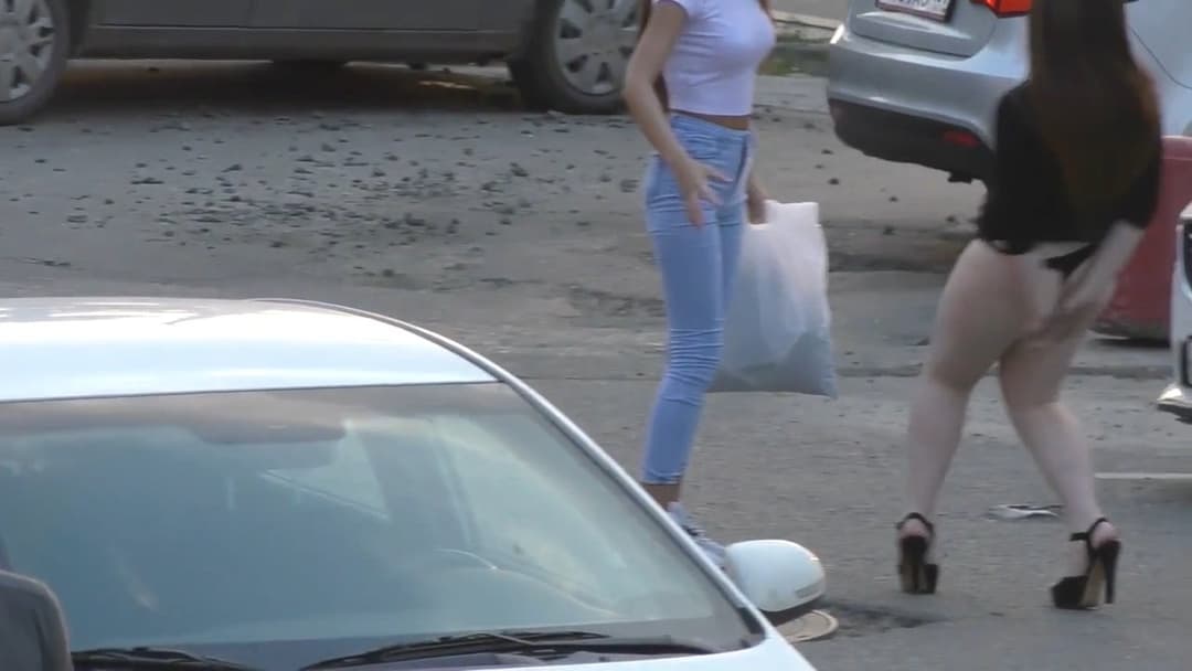 prank-pulled her skirt up in public!!!