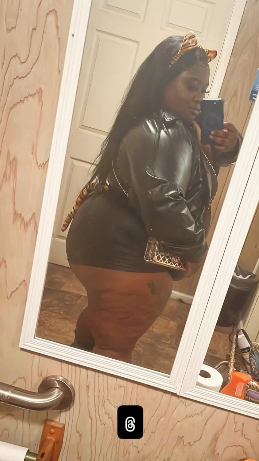 THICK HUGE CHOCOLATE SEXY CHUNKY EBONY SSBBW BBW BIG OLE JUICY ASS GOONER MATERIAL
