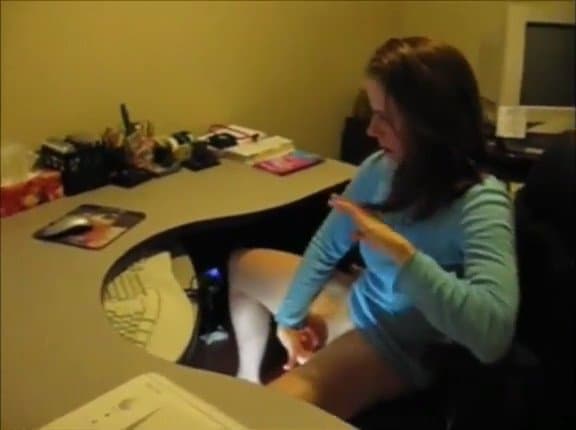 Click to view full size GF No Longer Shy About Being a Camslut, Shares Passionate Orgasm With a Stranger