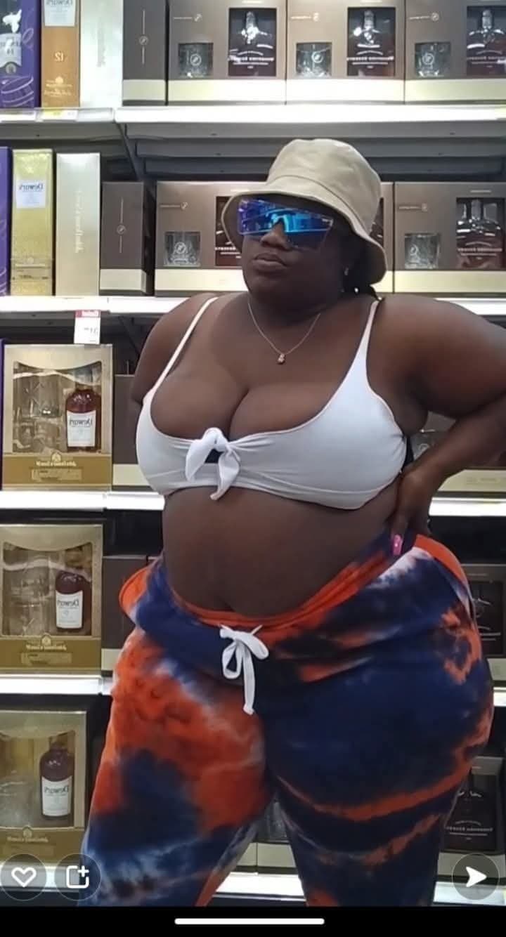 HUGE THICK MEGA EBONY BBW BUG OLE JUICY ASS BOOTY