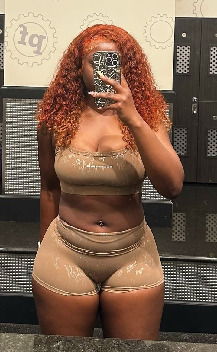Thick ass dark chocolate ebony