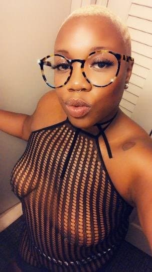 Ebony Milf enjoys BBC BWC and Dildo in her mouth