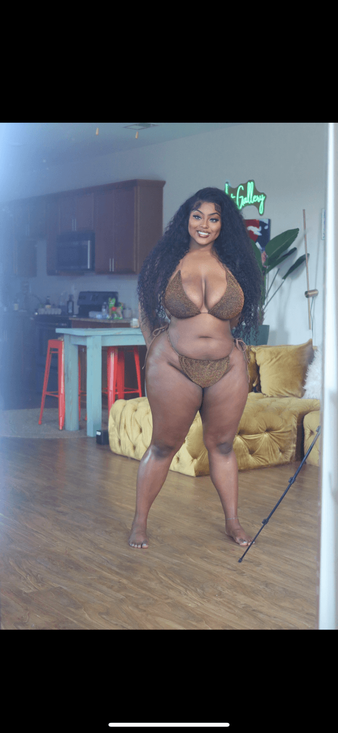 Mona thick pretty ass