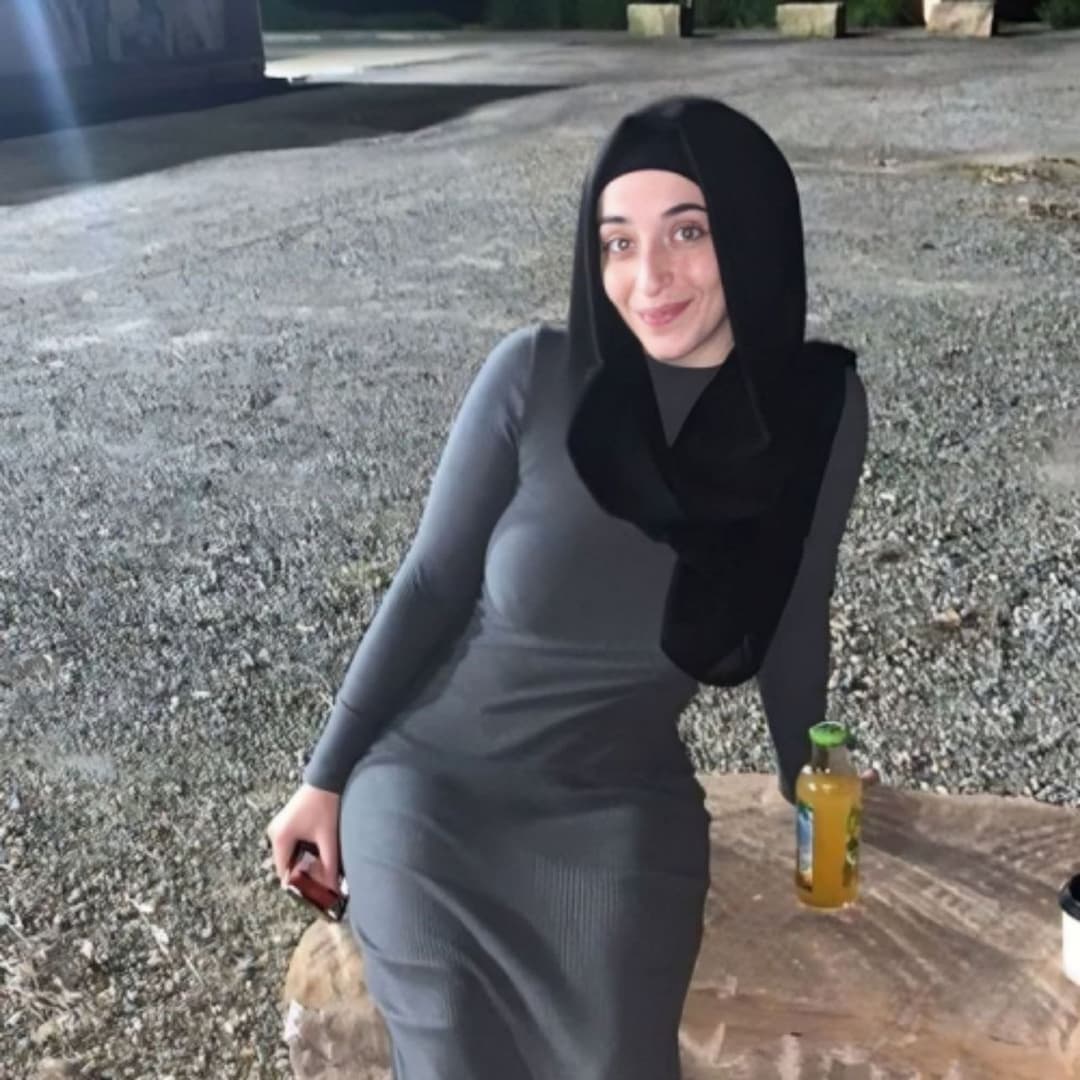 Aussie Busty Hijab Muslim Blowjob