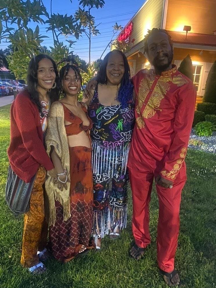 Disclosure #601: Polyamory camming