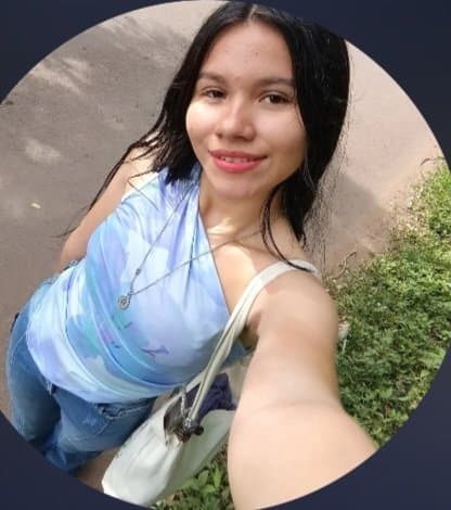 han visto un video de una colegiala desnuda masturbandose, se parecia a esta (paredes y puerta blanc