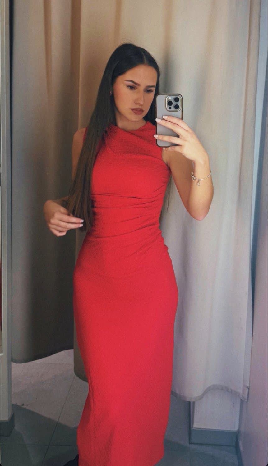 Sexy Portuguese German Teen Mother, Likes to fuck without a condom.