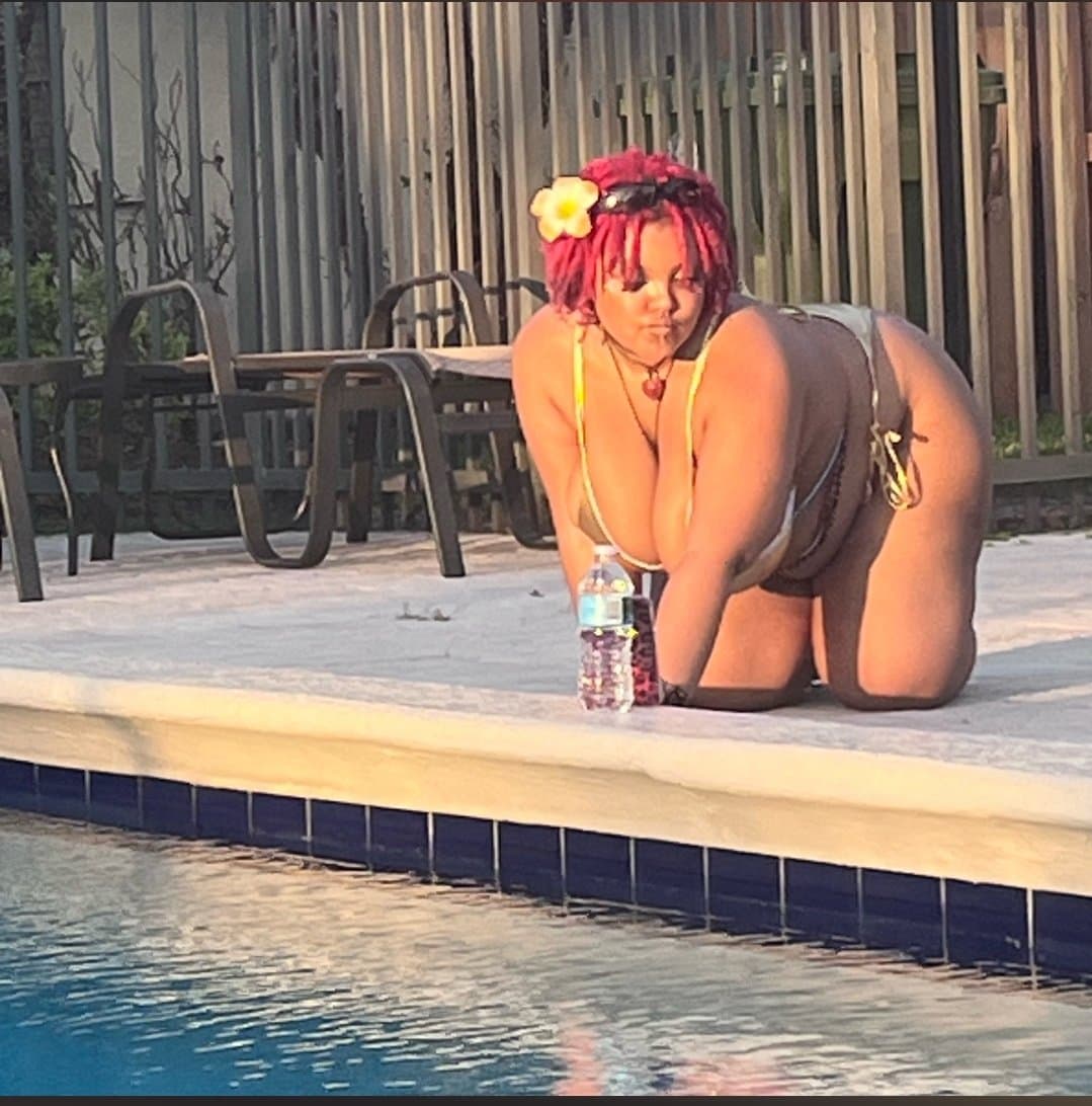 Message this loser on discord, his name is CryptKast, bully him for dating whatever this is