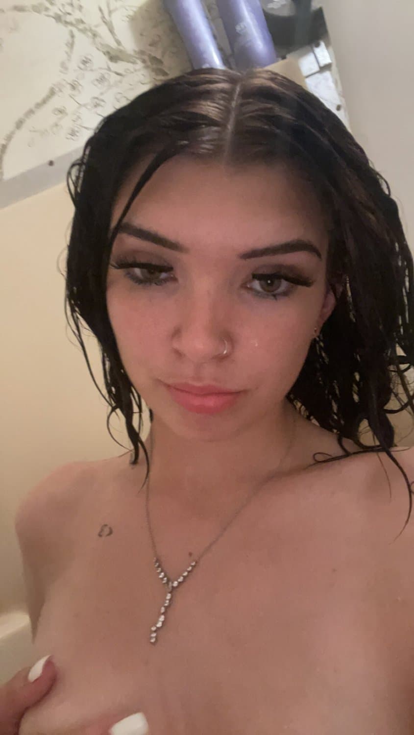 Click to view full size Webslut kailee