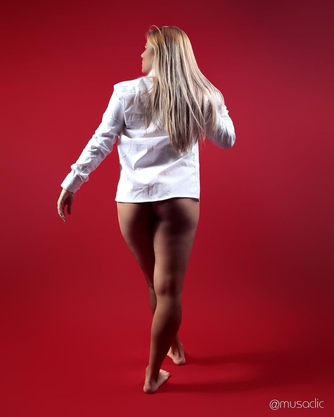 Marido da Rafinha fala que todos bate punheta para ela olha a risadinha dela que saber disso também