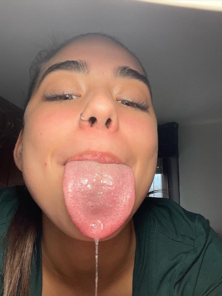 Click to view full size some more tongue action