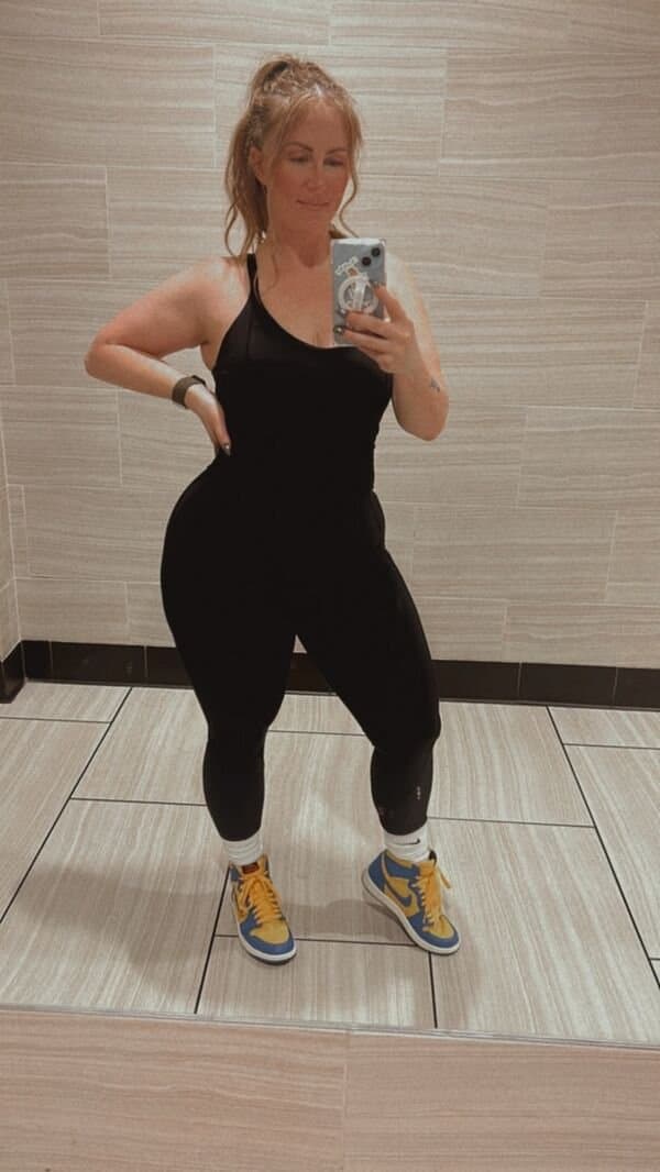 redhead thick gym cougar hooks up with black boy 1/2 her age