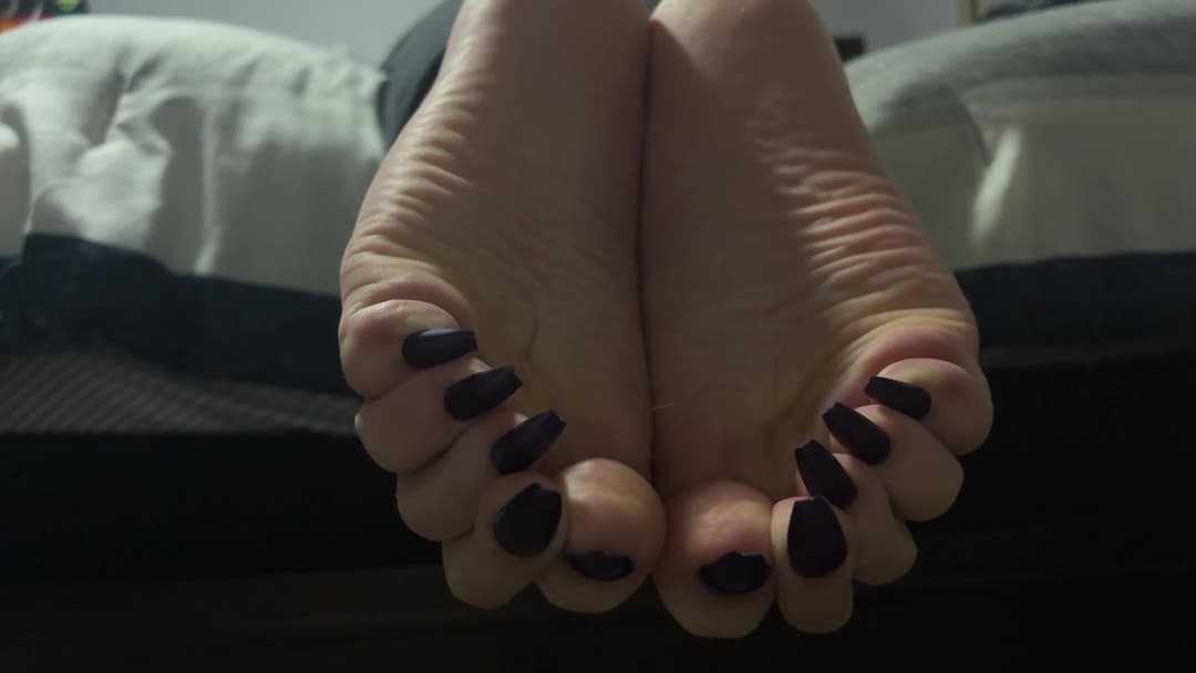 My sexy feet (msg me for those feet)