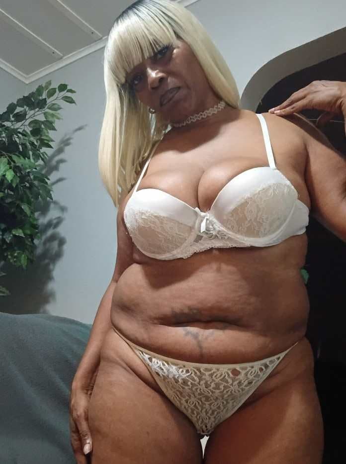 SEXY CARMELA JOHANSON