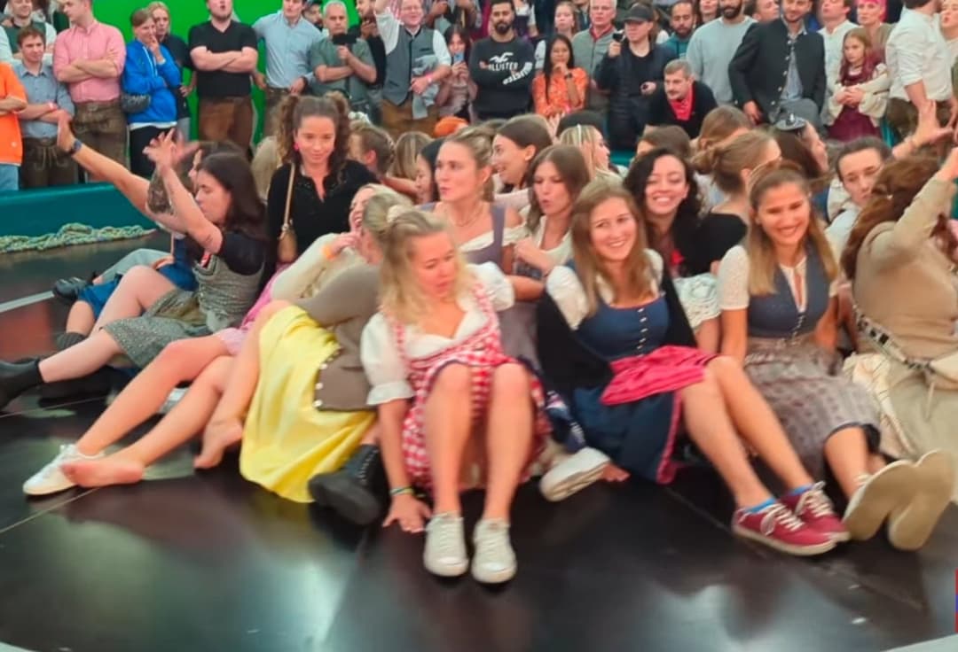 Click to view full size Devils Wheel Upskirts Pt. 2