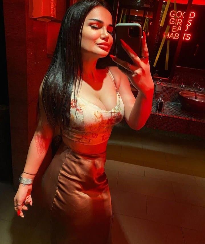 Sexy glamour feet pedicure woman sexy tits