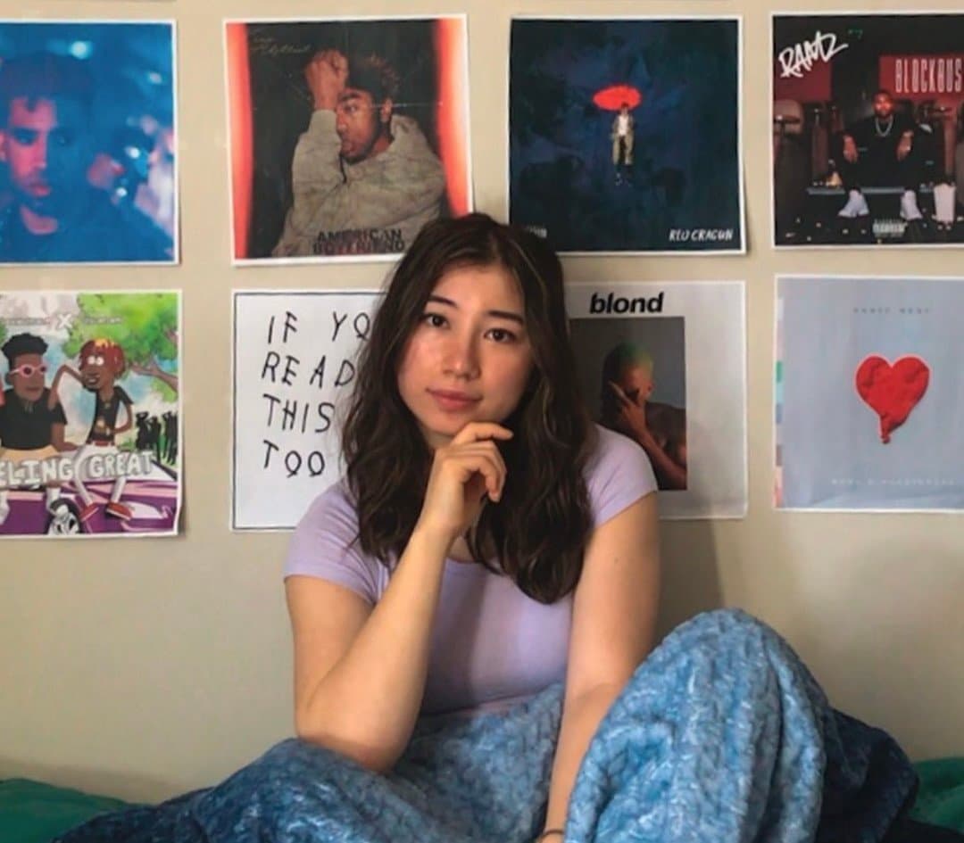 Makenna, 23yo, canada, masters uni student, DD-cups, 100cm hip, 70cm waist, 5’6”