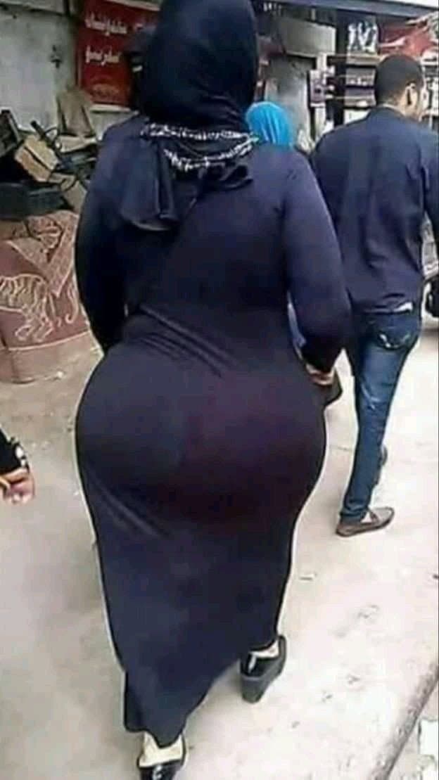 Hijab arabian milf in street ?hidden camera