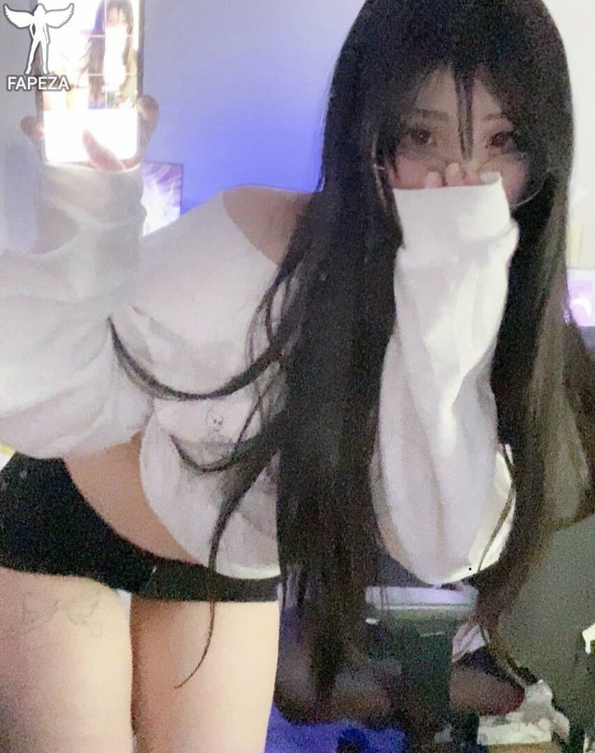 Asian Twitch streamer 6