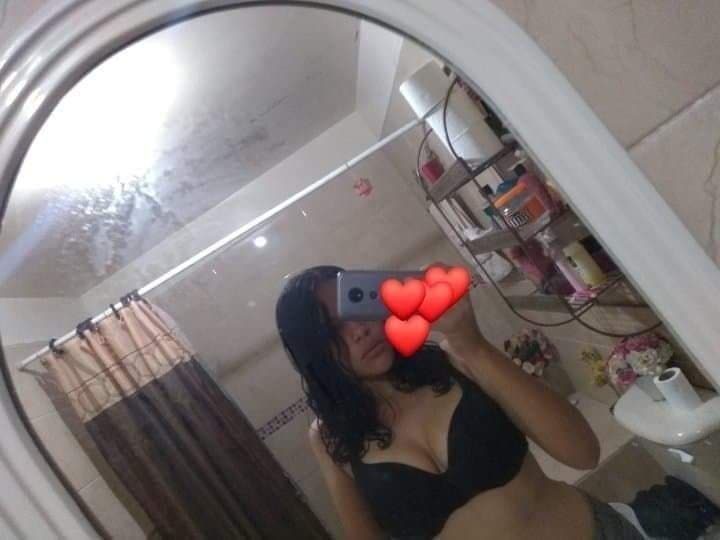 Mi putita personal chicos si ven esto porfavor eyaculemos todos sobre las fotos de mi putita sucia