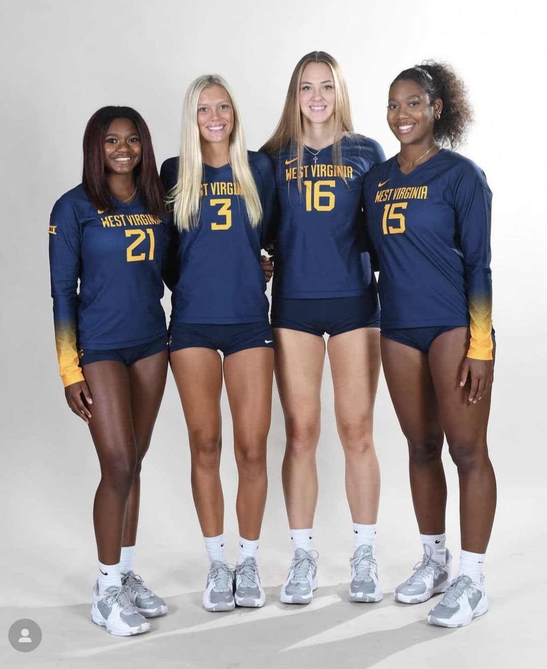 2 whites or 2 blacks