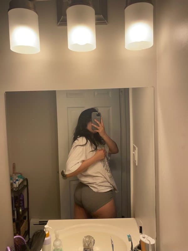 Latina rides my dick with a phat ass ( need a jerking buddy message telegram)