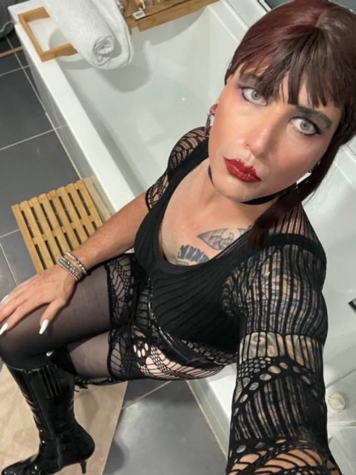 Sissy Cherry ? 43yo from QLD Australia ?? submissive bottom slutKik: Tailfeather81