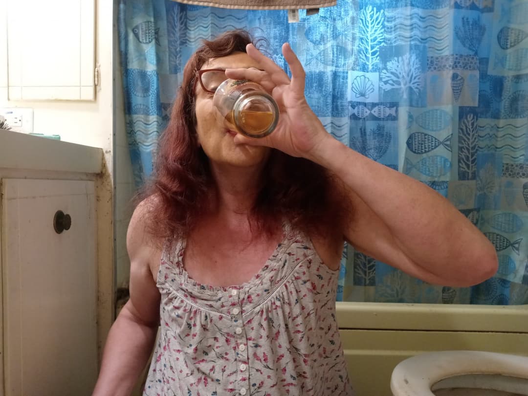 Drinking my own pee kik sissywhoredonna