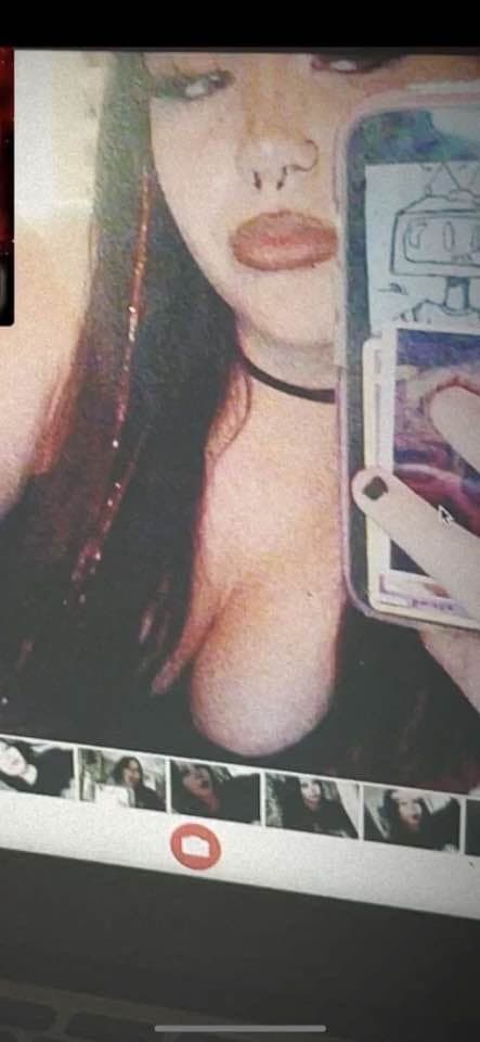 18 year old Alternative Teen Ashlyn