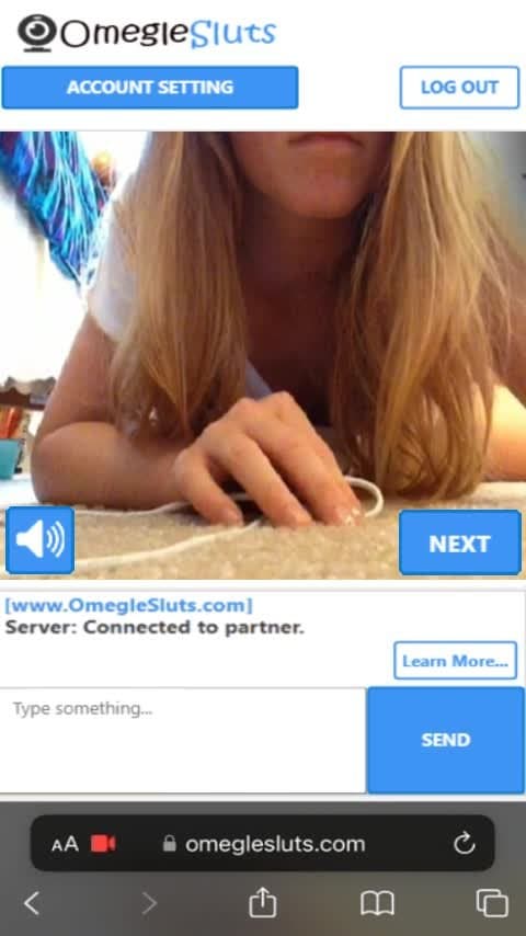 Teenager shows her ass live on Omegle Cams
