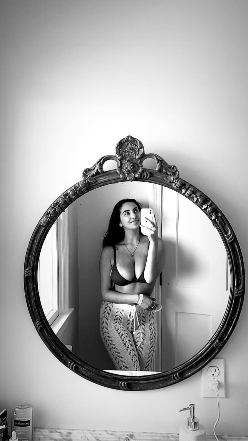 Click to view full size College Crush Lisa Sandson (@lisa.sandson). Comment your favorite pics.