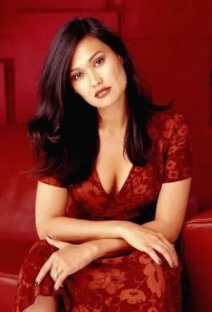 Actress Tia Carrere is your Asian dream woman. This curvy biracial retro celeb is a natural beauty