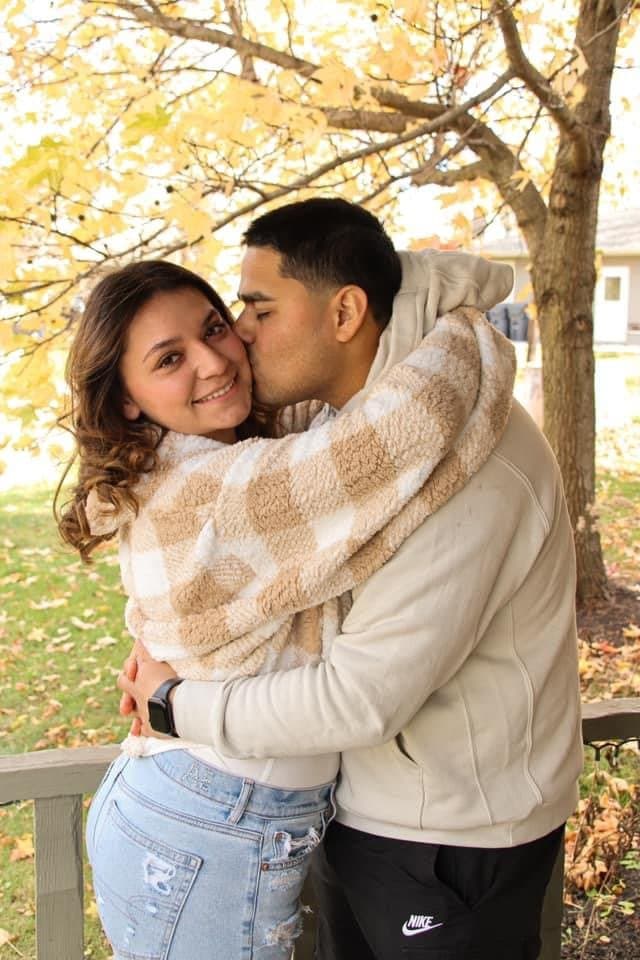 Cheating 19yo spic Leslie doing the beaner bounce