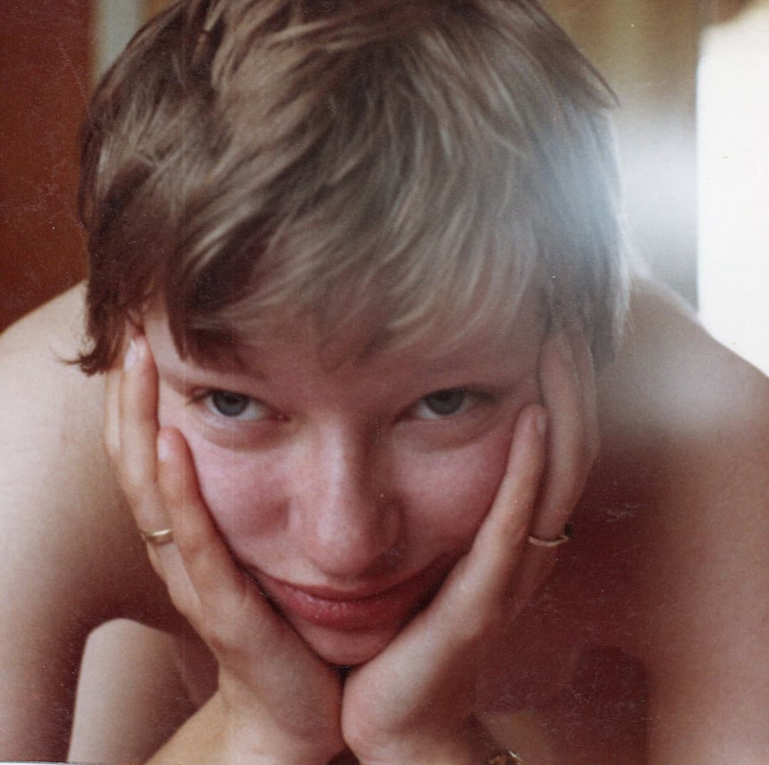 Amellia, German wife is ready for a wild blowjob ant wants to swallow everything